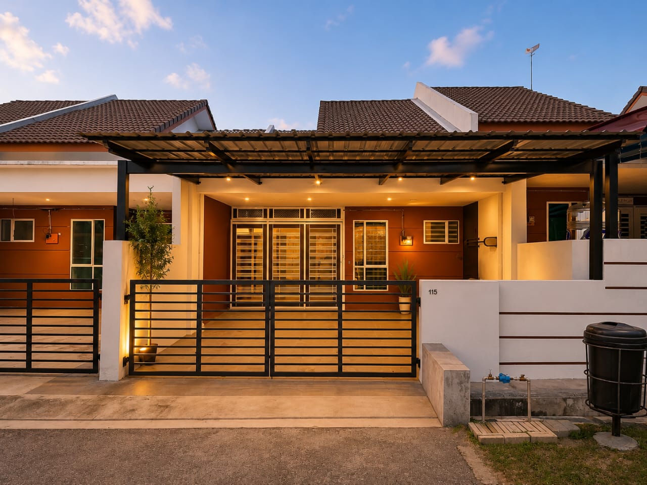 Hadapan Senangin Damai Homestay di Bandar Baru Segari untuk tetamu Muslim.